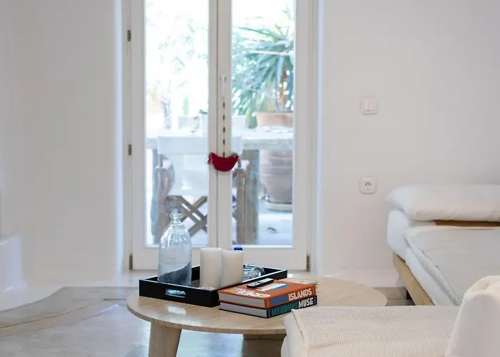 The Nest * Mesokhórion